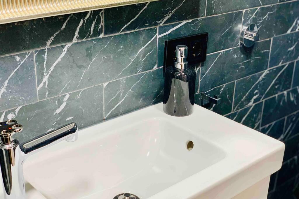 Roof Top Luxury City Center Apartment By Namaste Elite Торемолинос Екстериор снимка